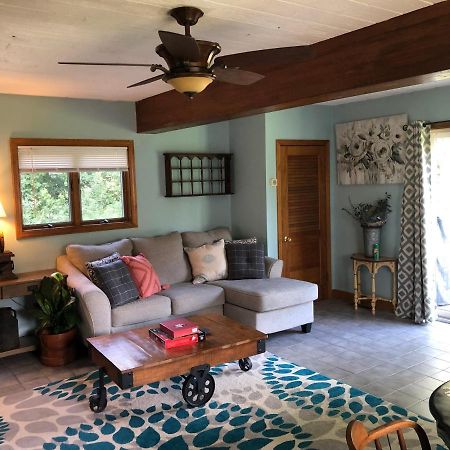 1 Bed Cottage, Partial Waterviews & Water Access Westport Exterior foto